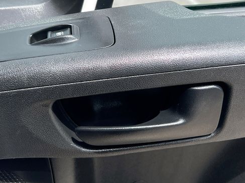 Used 2025 RAM ProMaster 2500 w/ Convenience Group image 33