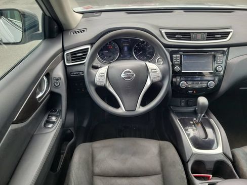 Used 2015 Nissan Rogue SV w/ SV Premium Package AWD/4WD image 14