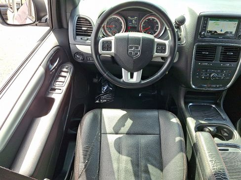 Used 2019 Dodge Grand Caravan GT FWD image 12