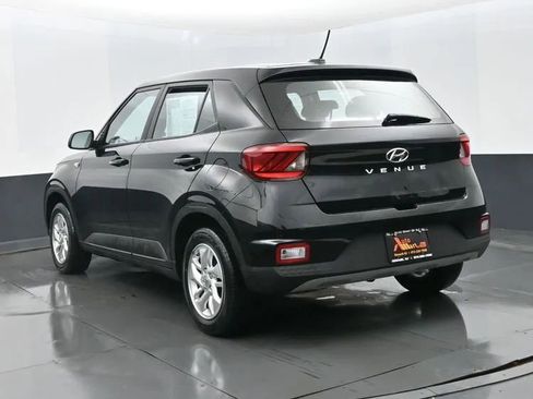 Used 2023 Hyundai Venue SE image 9