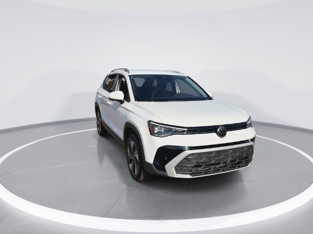Used 2025 Volkswagen Taos SE AWD/4WD image 3