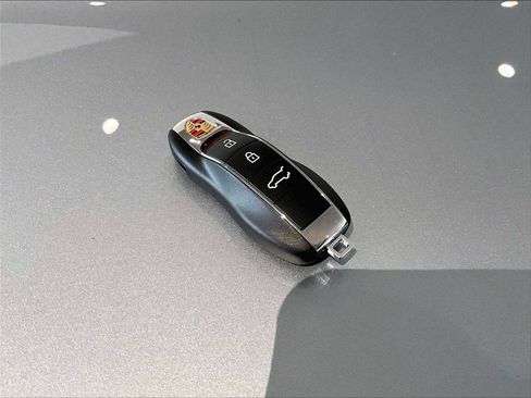 New 2026 Porsche Macan image 21