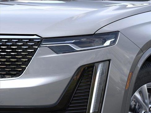 New 2025 Cadillac XT6 Luxury image 10