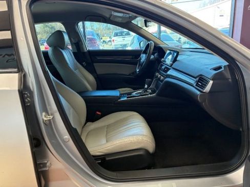 Used 2018 Honda Accord LX image 22