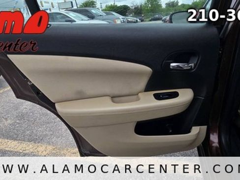 Used 2012 Chrysler 200 LX FWD image 27