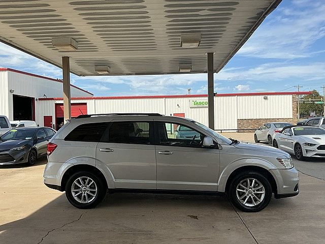 Used 2014 Dodge Journey SXT w/ Flexible Seating Group FWD image 4