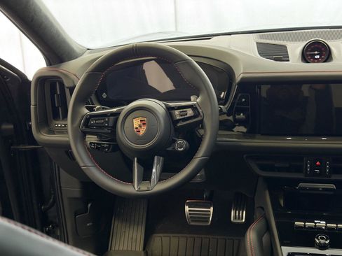 New 2026 Porsche Cayenne GTS image 20