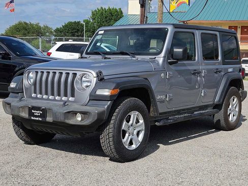Used 2020 Jeep Wrangler Unlimited Sahara AWD/4WD image 12