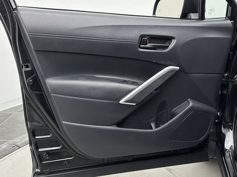 Used 2025 Toyota Corolla Cross LE image 10