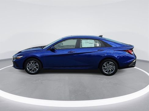 New 2026 Hyundai Elantra Blue image 8