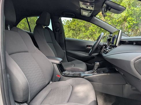 Used 2025 Toyota Corolla SE w/ SE Package FWD image 18