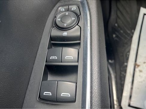 Used 2023 Chevrolet Silverado 1500 LT image 33