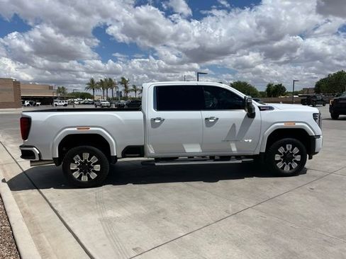 Used 2024 GMC Sierra 2500 Denali AWD/4WD image 3