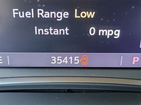 Used 2023 Chevrolet Traverse LT image 25