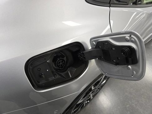 New 2026 Toyota Prius Plug-In Hybrid FWD image 8