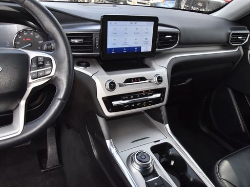 Used 2023 Ford Explorer XLT w/ Equipment Group 202A image 27