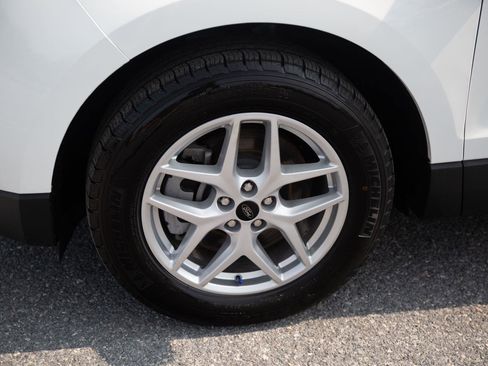 Used 2024 Ford Edge SEL image 9