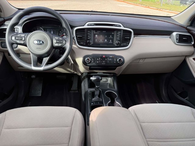 Used 2018 Kia Sorento FWD image 15