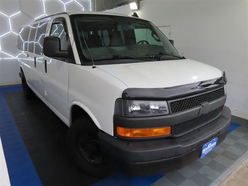 Used 2016 Chevrolet Express 3500 LT w/ LT Preferred Equipment Group image 5