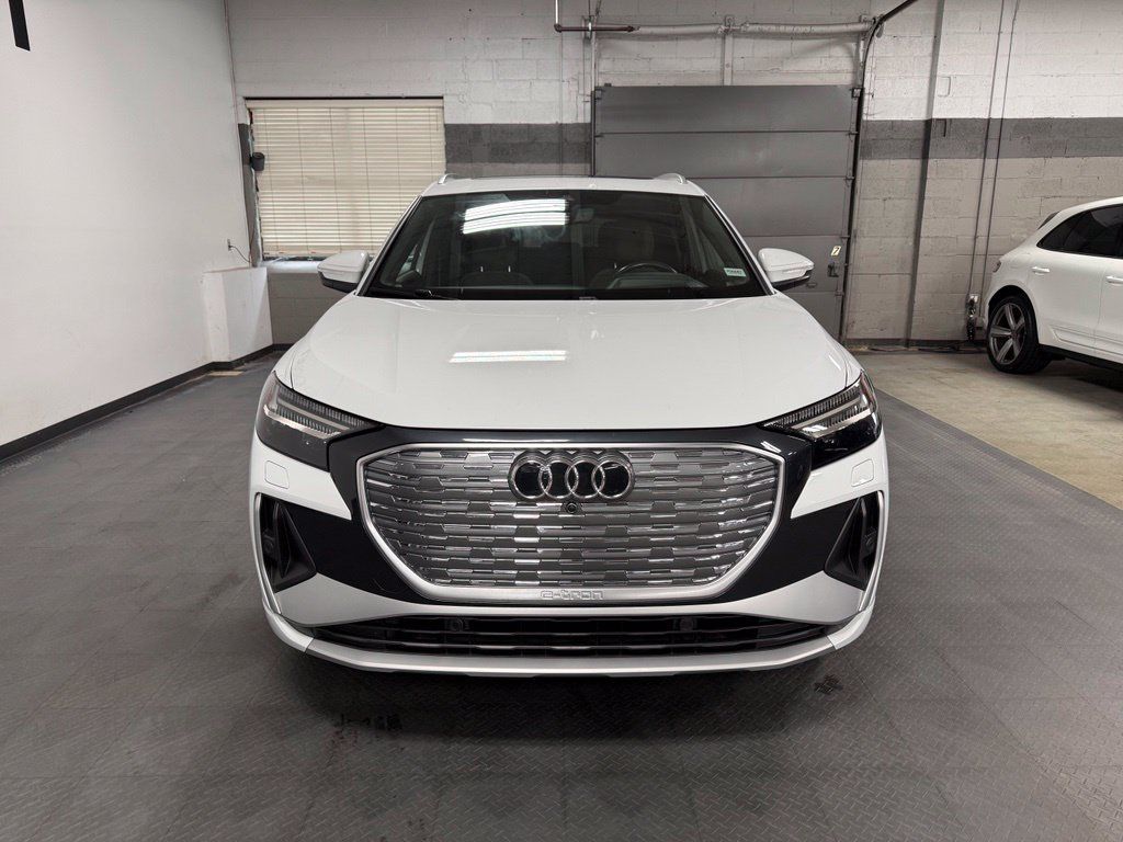 Used 2024 Audi Q4 e-tron Prestige AWD/4WD image 3