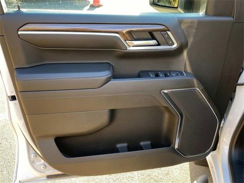 Used 2022 Chevrolet Silverado 1500 RST image 12