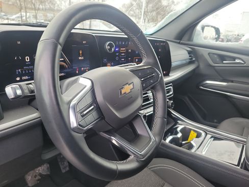 Used 2024 Chevrolet Traverse LT image 15