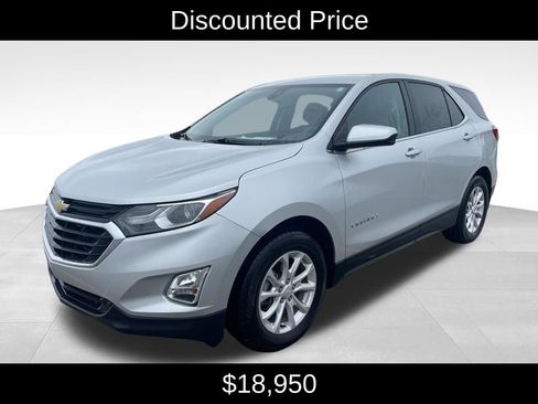 Used 2020 Chevrolet Equinox LT w/ Driver Convenience Package image 3