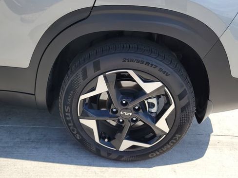 Used 2025 Kia Seltos EX AWD/4WD image 19