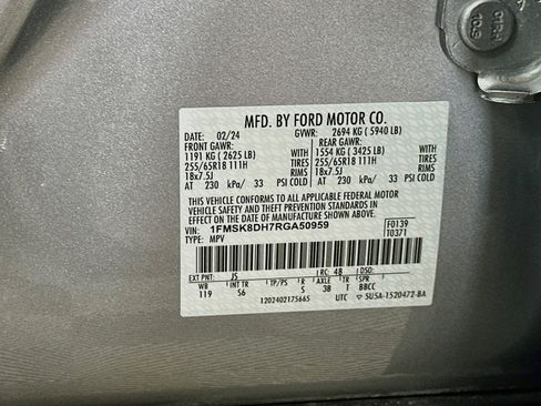 Used 2024 Ford Explorer XLT w/ Equipment Group 202A AWD/4WD image 30