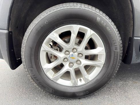 Used 2019 Chevrolet Traverse LT w/ LPO, Floor Liner Package AWD/4WD image 11