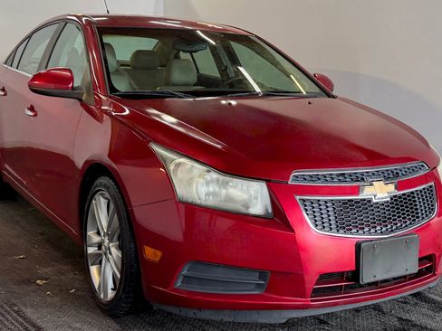 Used 2011 Chevrolet Cruze LTZ image 2