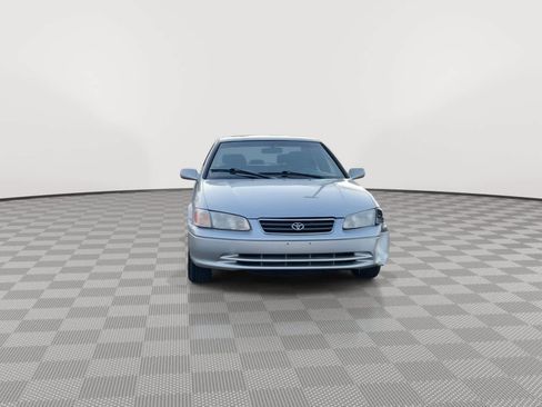 Used 2001 Toyota Camry LE image 3