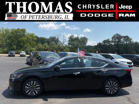 Used 2025 Nissan Altima 2.5 SV FWD image 4