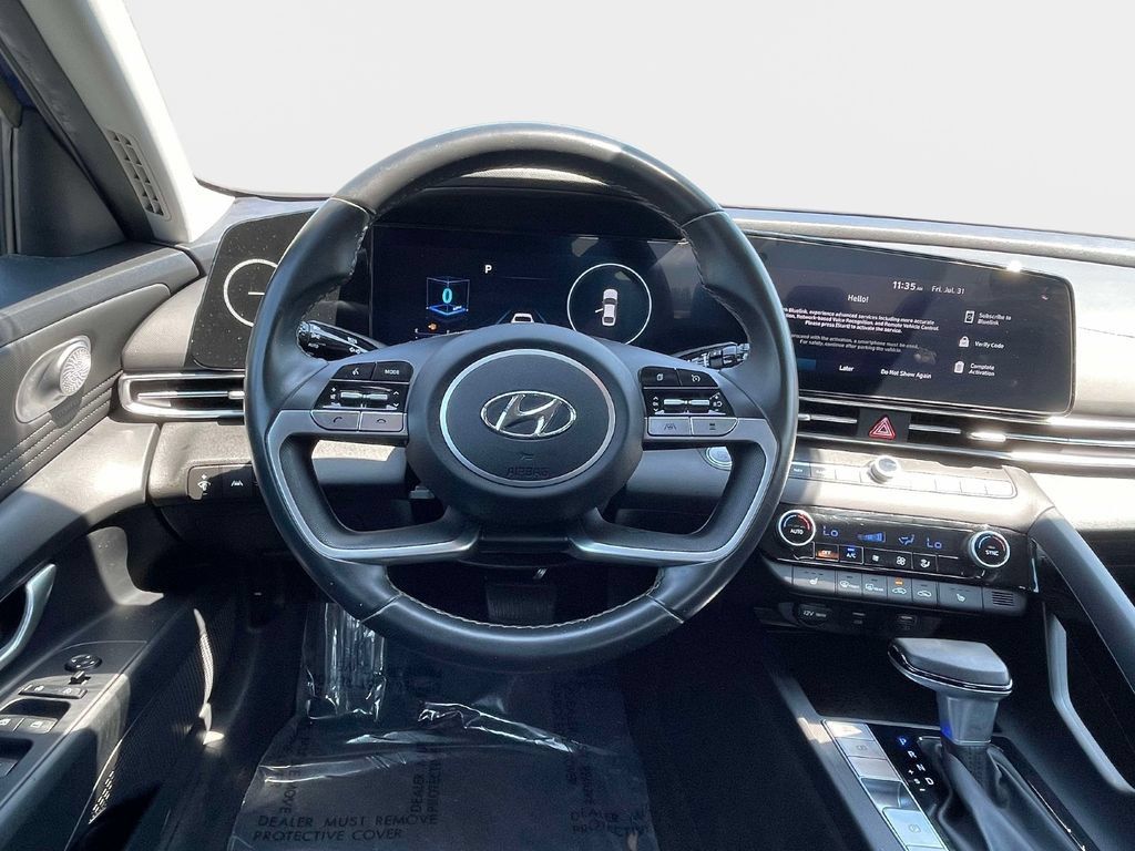 Used 2023 Hyundai Elantra SEL w/ Convenience Package FWD image 12