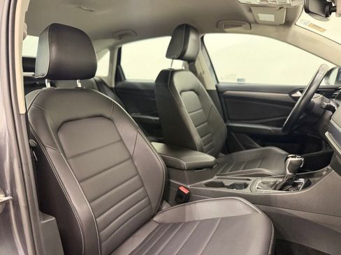 Used 2022 Volkswagen Jetta SE image 19