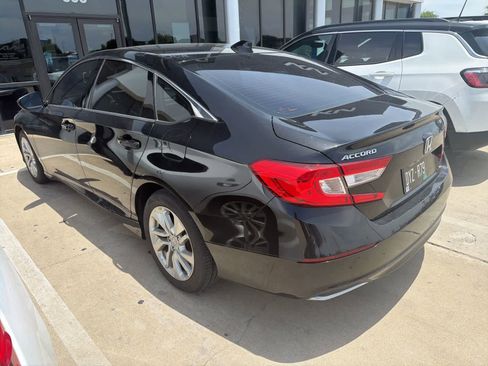Used 2018 Honda Accord LX image 3