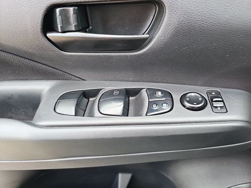 Used 2024 Nissan Kicks S FWD image 23