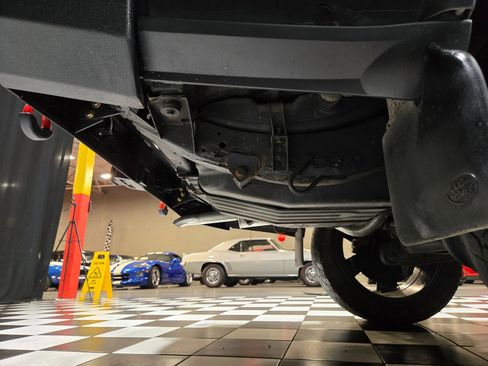 Used 2004 Land Rover Discovery SE image 40