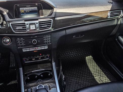 Used 2016 Mercedes-Benz E 350 4MATIC Sedan image 20