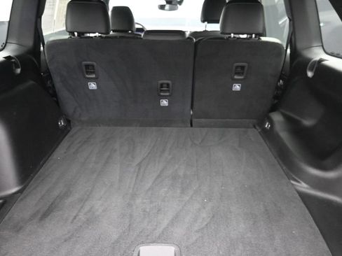 Used 2023 Jeep Grand Cherokee Altitude AWD/4WD image 11