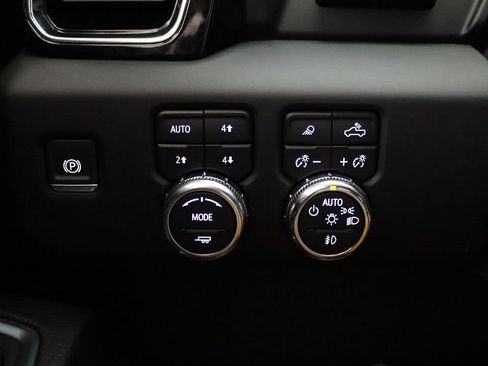 Certified 2024 GMC Sierra 1500 Denali AWD/4WD image 29