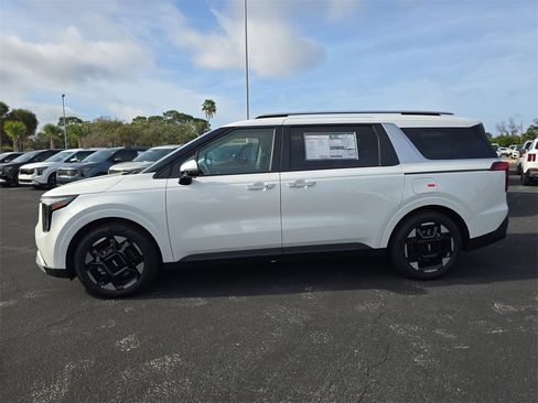 New 2026 Kia Carnival EX image 5