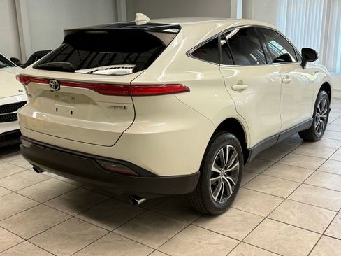 Used 2021 Toyota Venza LE AWD/4WD image 9