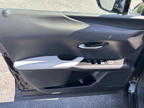 Used 2024 Lexus UX 250h FWD image 23