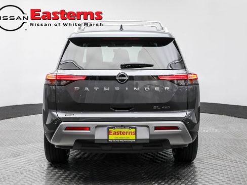Used 2023 Nissan Pathfinder SL AWD/4WD image 6