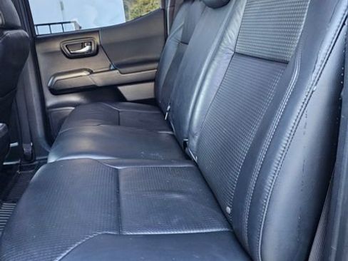 Used 2020 Toyota Tacoma TRD Off-Road w/ TRD Premium Off Road Package image 21