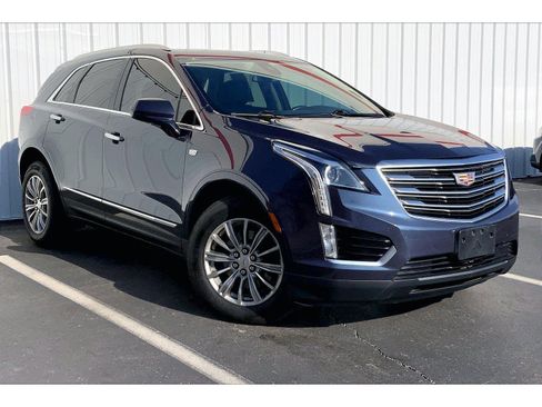 Used 2018 Cadillac XT5 Luxury w/ Driver Awareness Package image 2