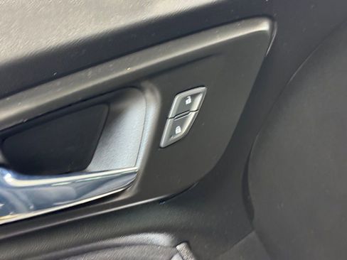 Used 2022 Chevrolet Malibu LT FWD image 9