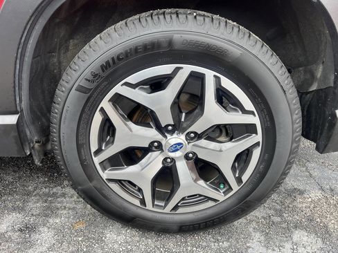 Used 2019 Subaru Forester Premium image 18