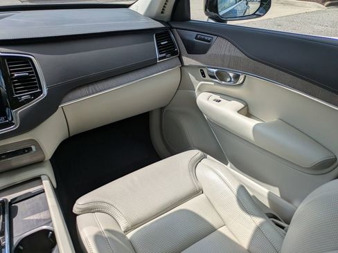 Certified 2022 Volvo XC90 T6 Inscription w/ Advanced Package image 17